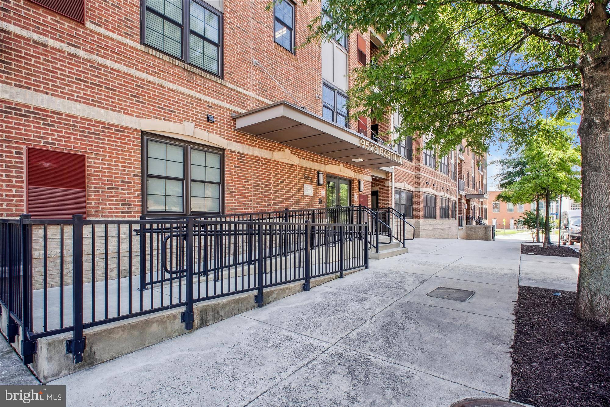 Fairfax, VA 22031,9523 BASTILLE ST #1-408