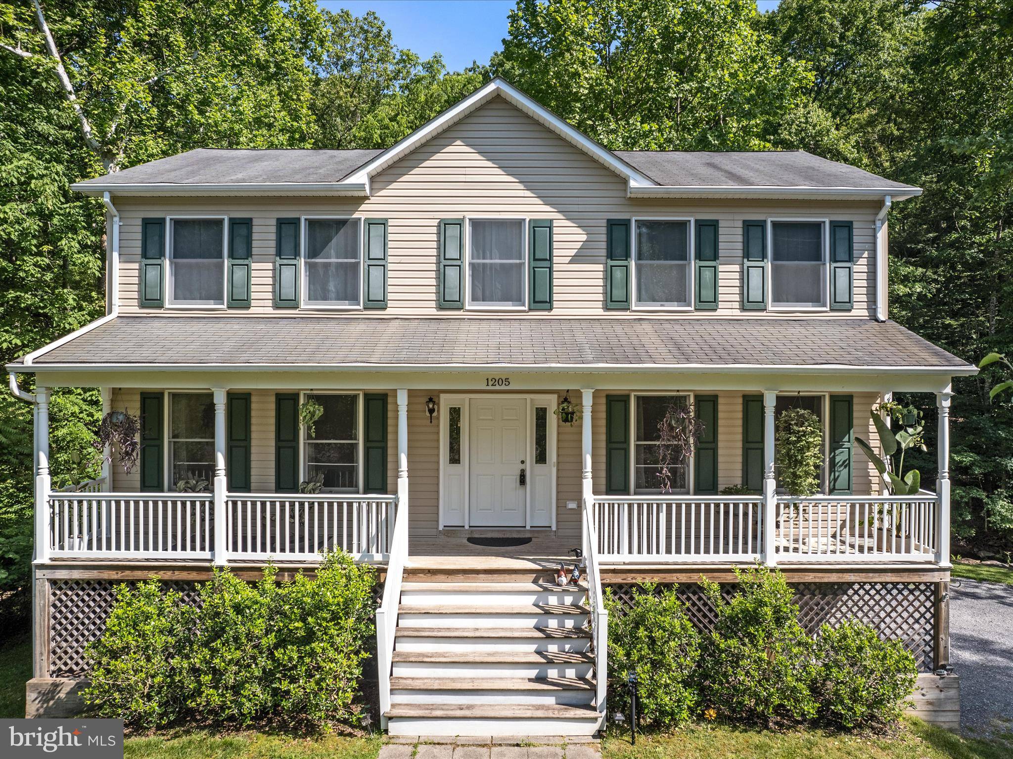 Cross Junction, VA 22625,1205 LAKEVIEW DR
