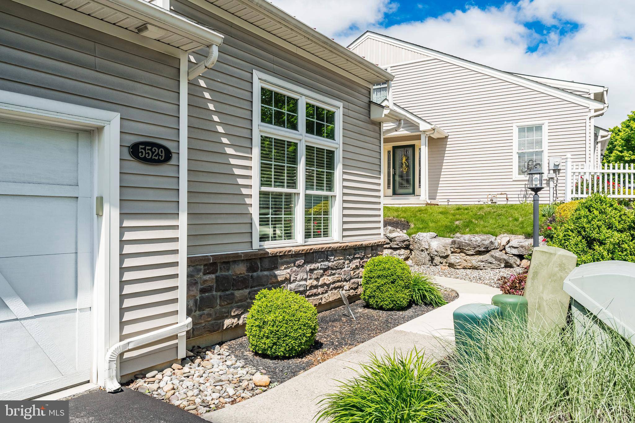 Whitehall, PA 18052,5529 BRIAR LN