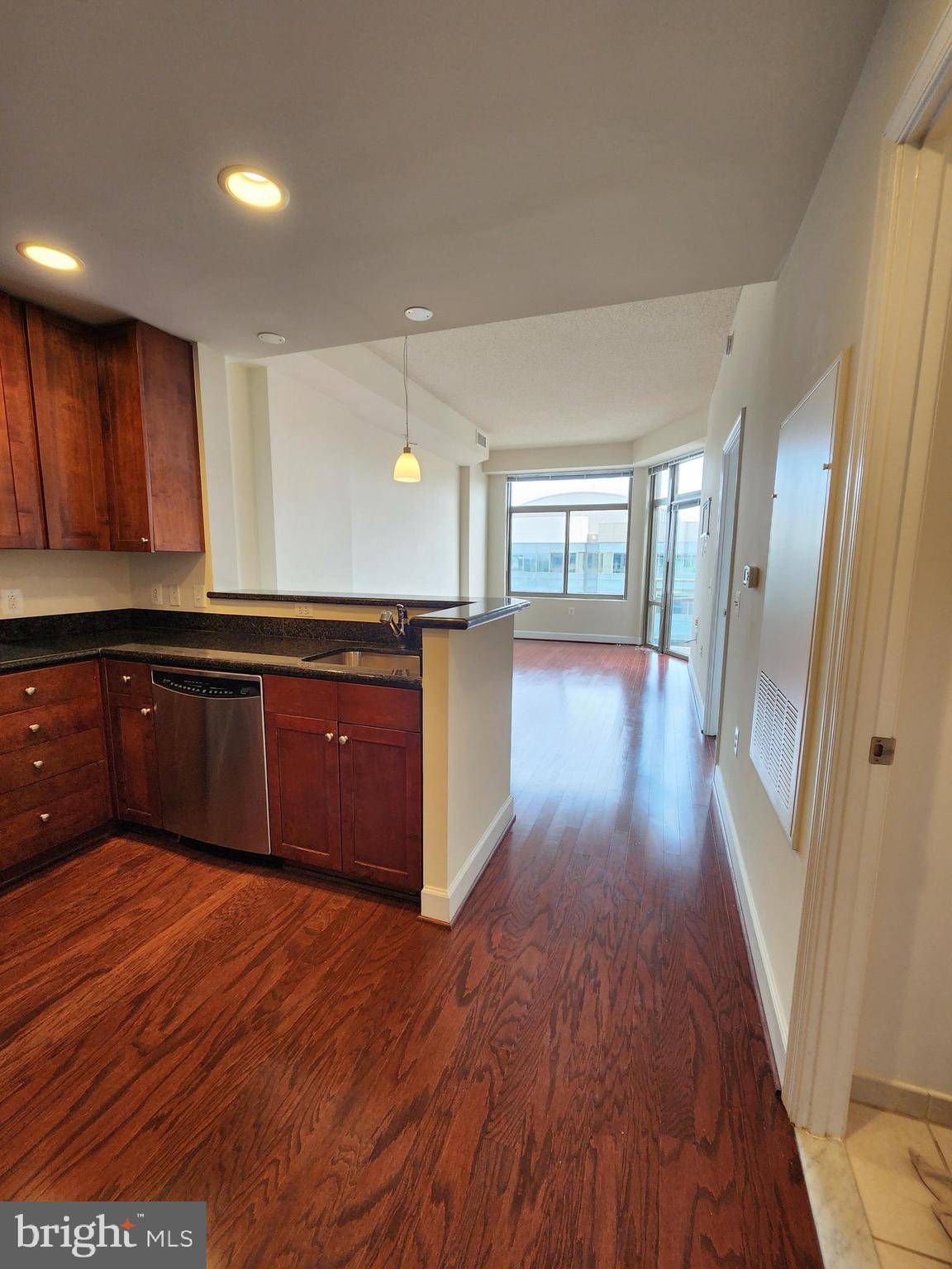 Arlington, VA 22202,3600 S GLEBE RD #1114W