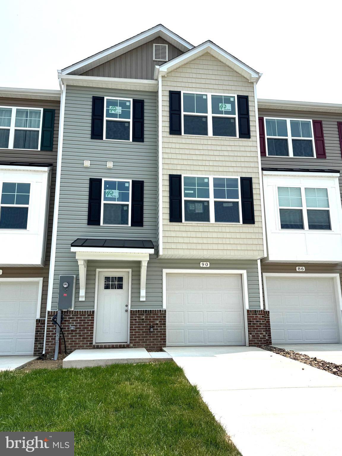 Martinsburg, WV 25405,90 MOSES DR