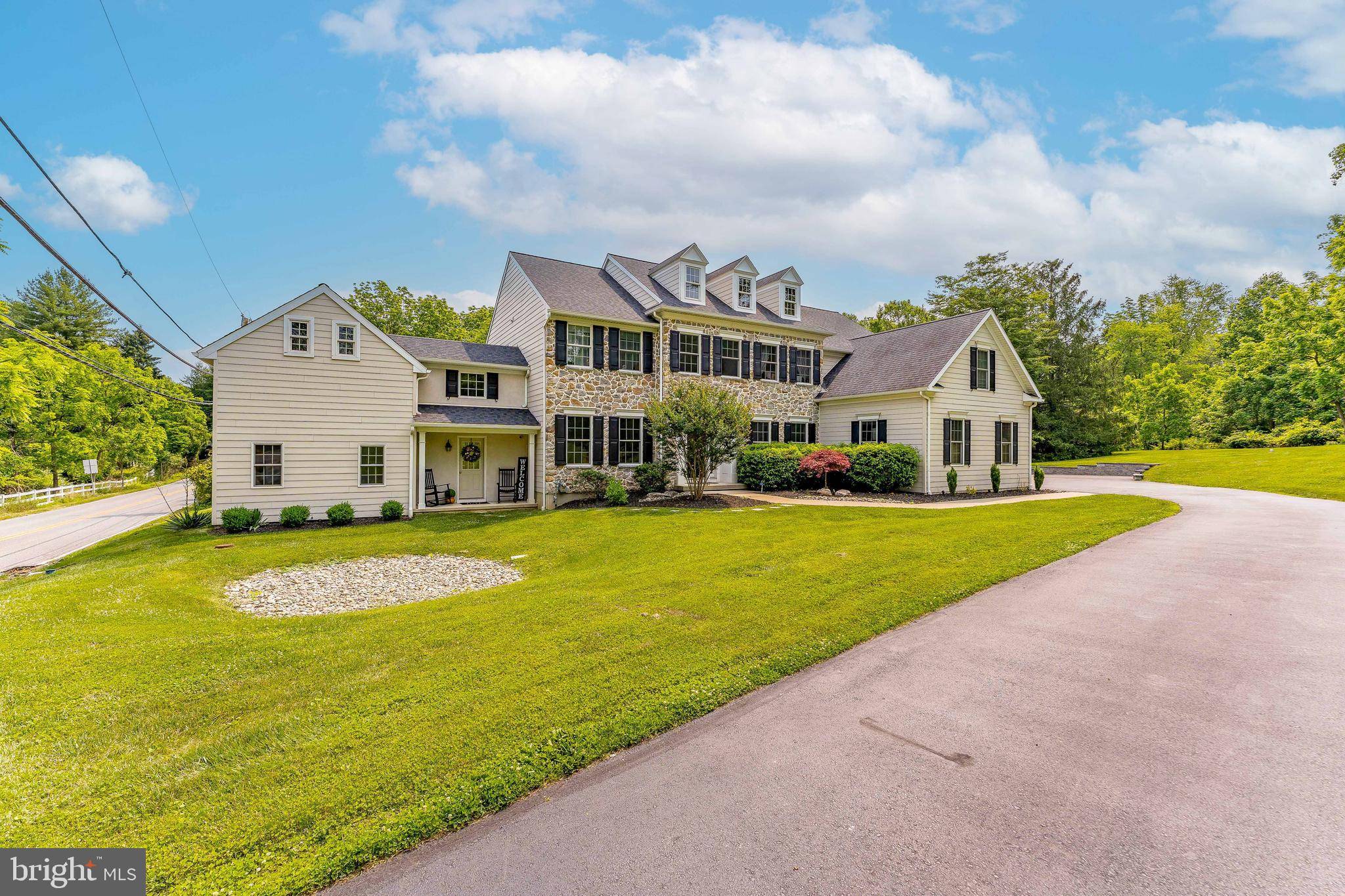 Devon, PA 19333,975 S WATERLOO RD