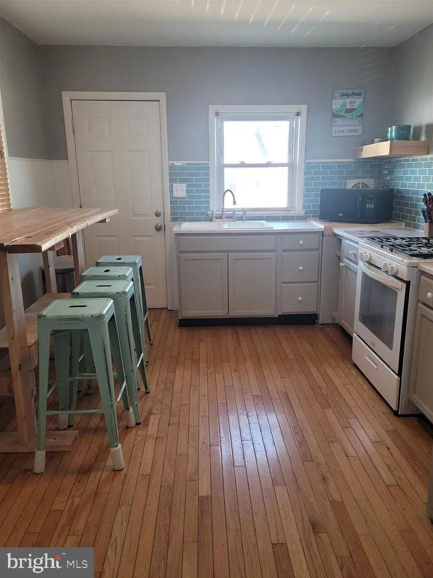 Wildwood, NJ 08260,327 MAPLE AVE W #C