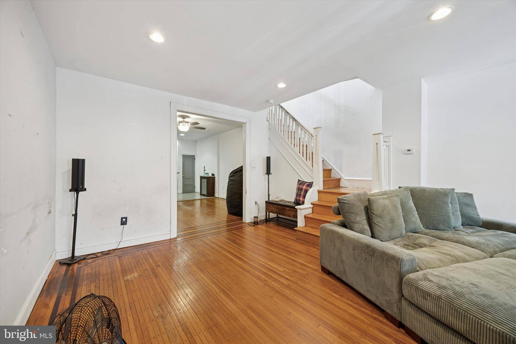 Philadelphia, PA 19143,5823 PINE ST