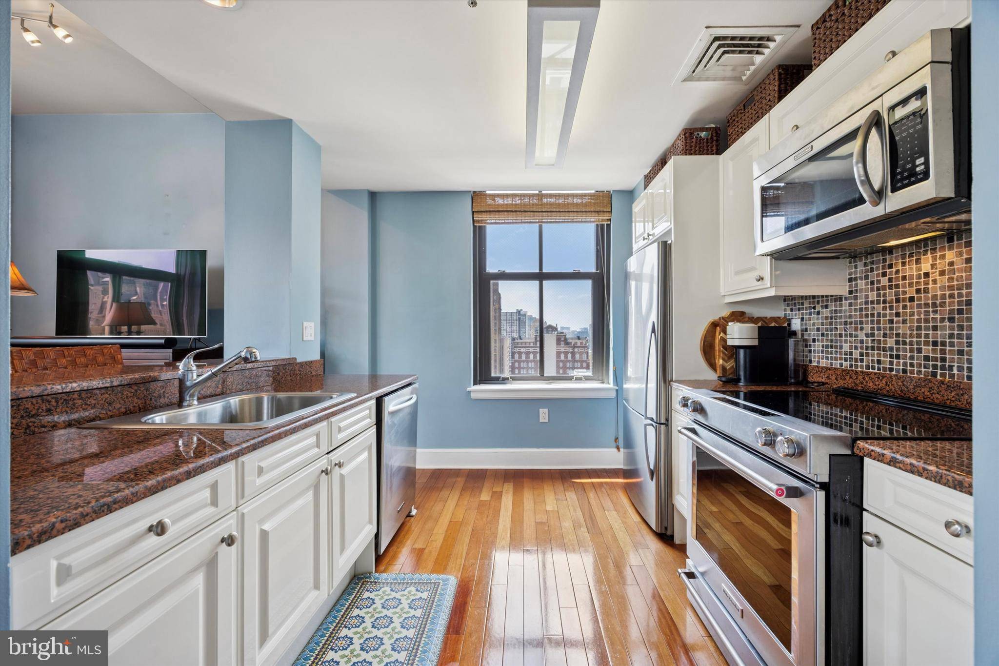 Philadelphia, PA 19102,1500 CHESTNUT ST #18A