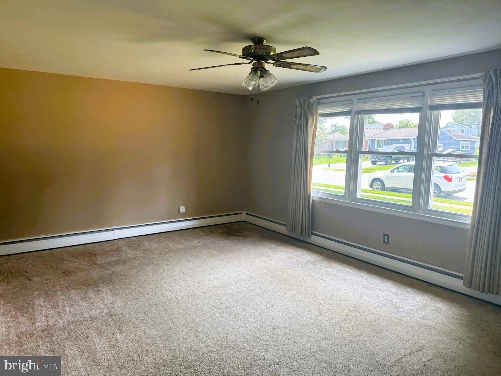 Newark, DE 19711,122 S DILLWYN RD