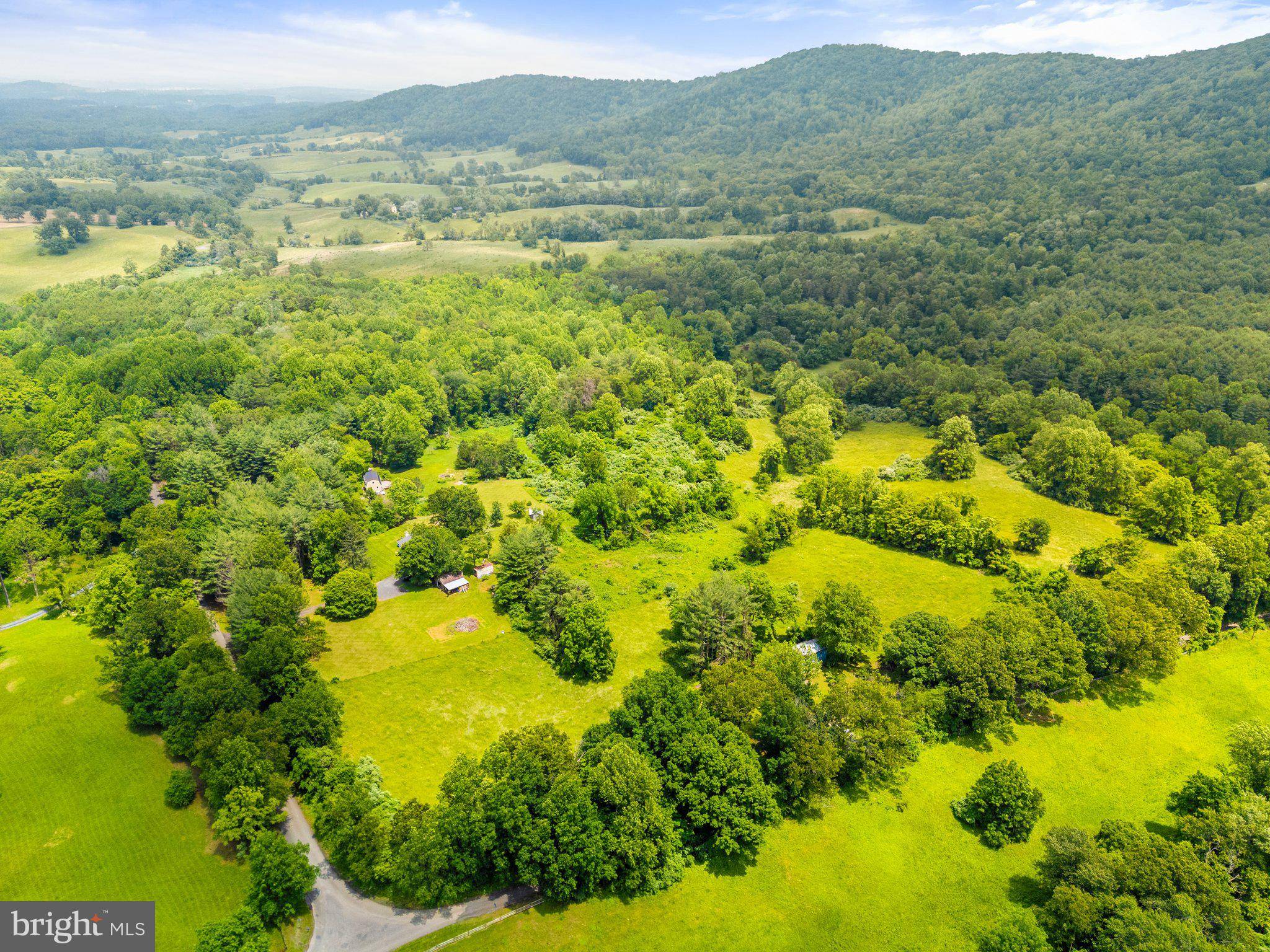 Delaplane, VA 20144,11066 MORELAND RD