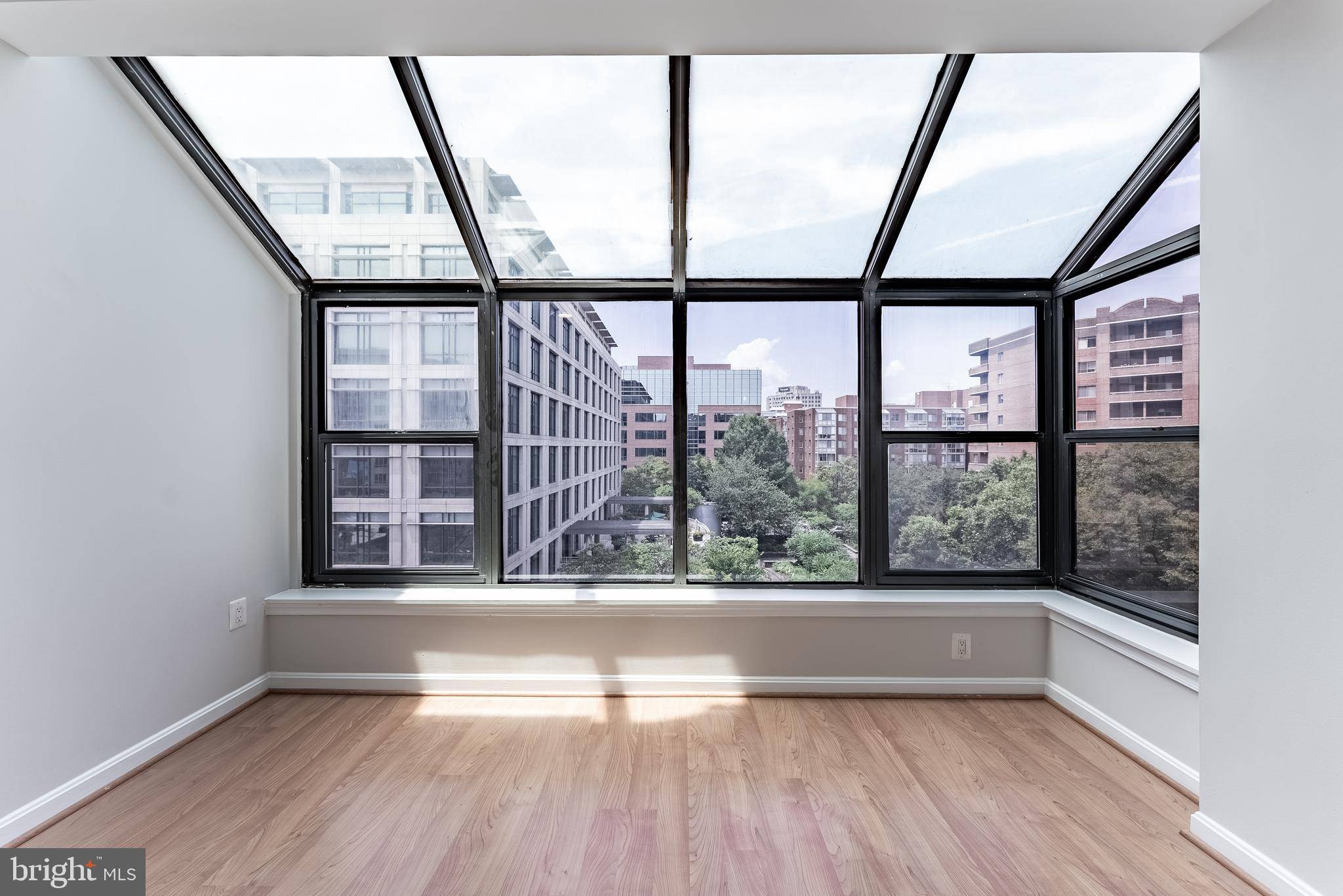 Arlington, VA 22201,1029 N STUART ST #526