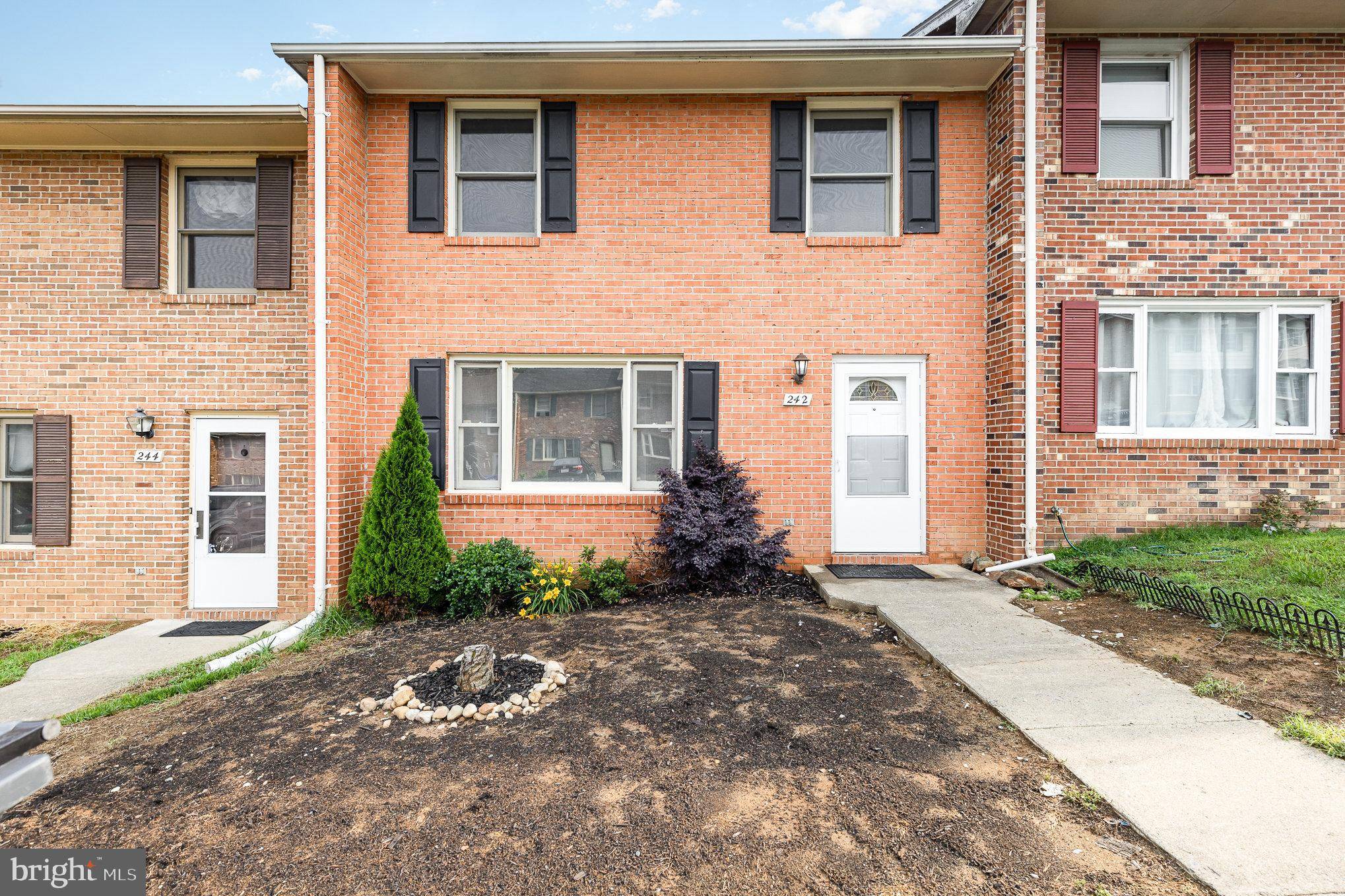 Fredericksburg, VA 22405,242 OVERLOOK CT