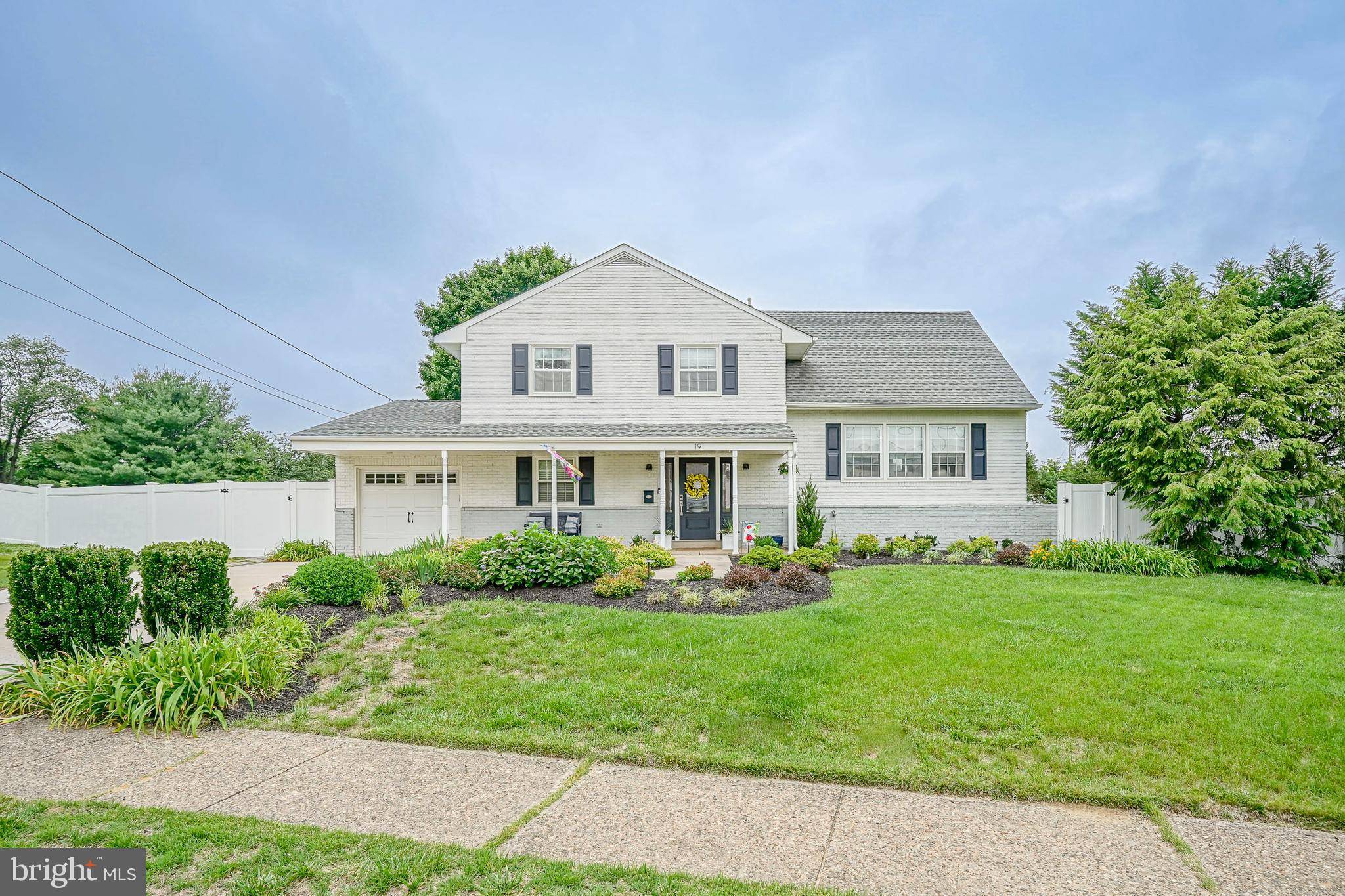 Delran, NJ 08075,19 MONTCLAIR DR