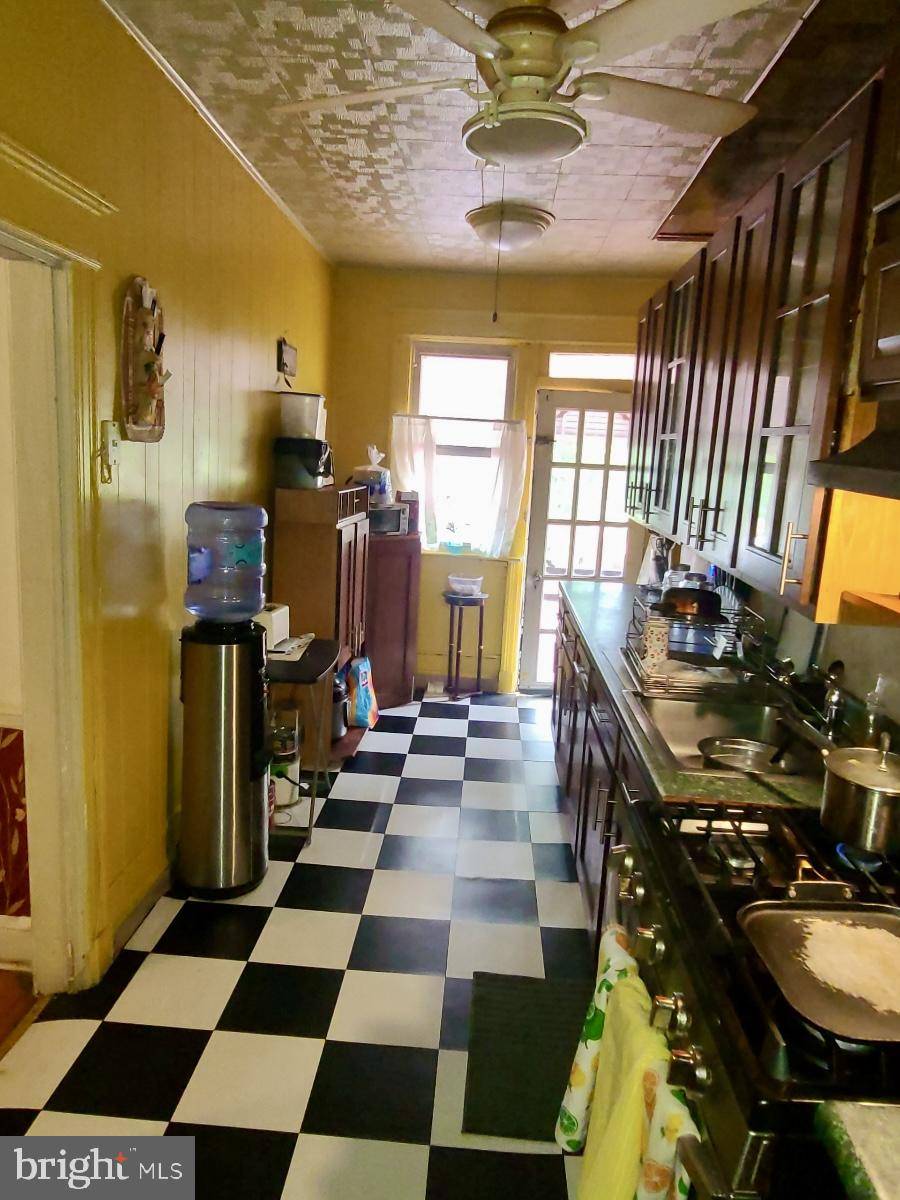 Washington, DC 20011,410 NICHOLSON ST NW