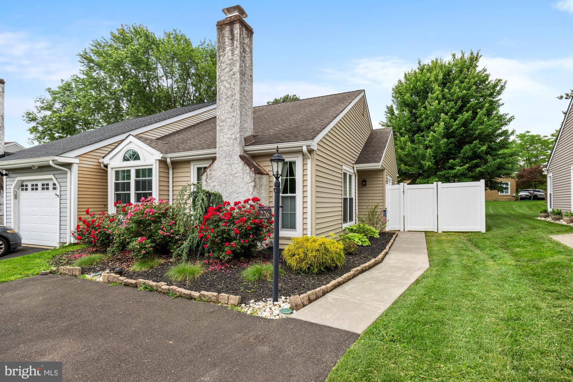Langhorne, PA 19047,226 OAKRIDGE DR