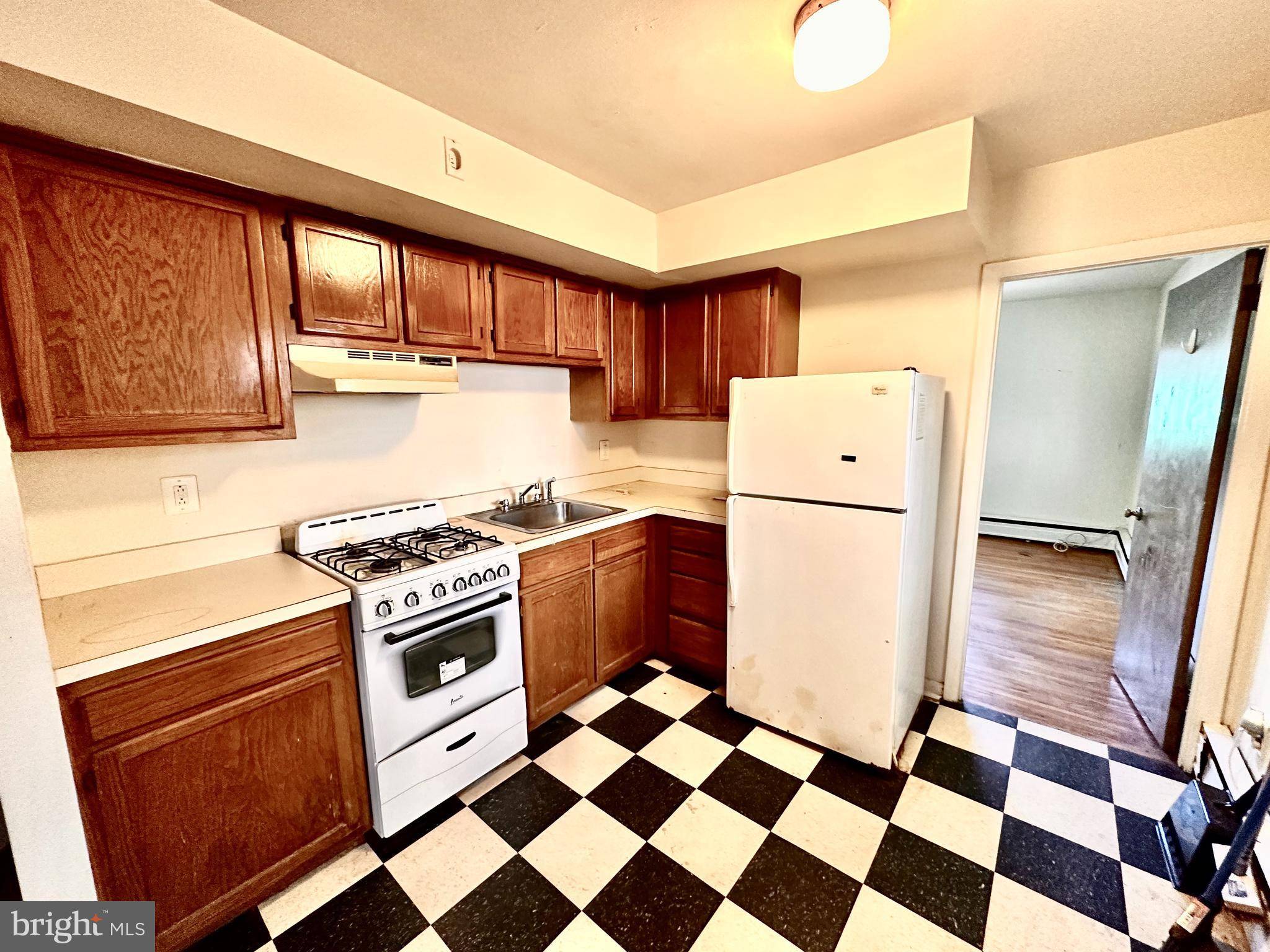 Philadelphia, PA 19138,945 E CHELTEN AVE #2R