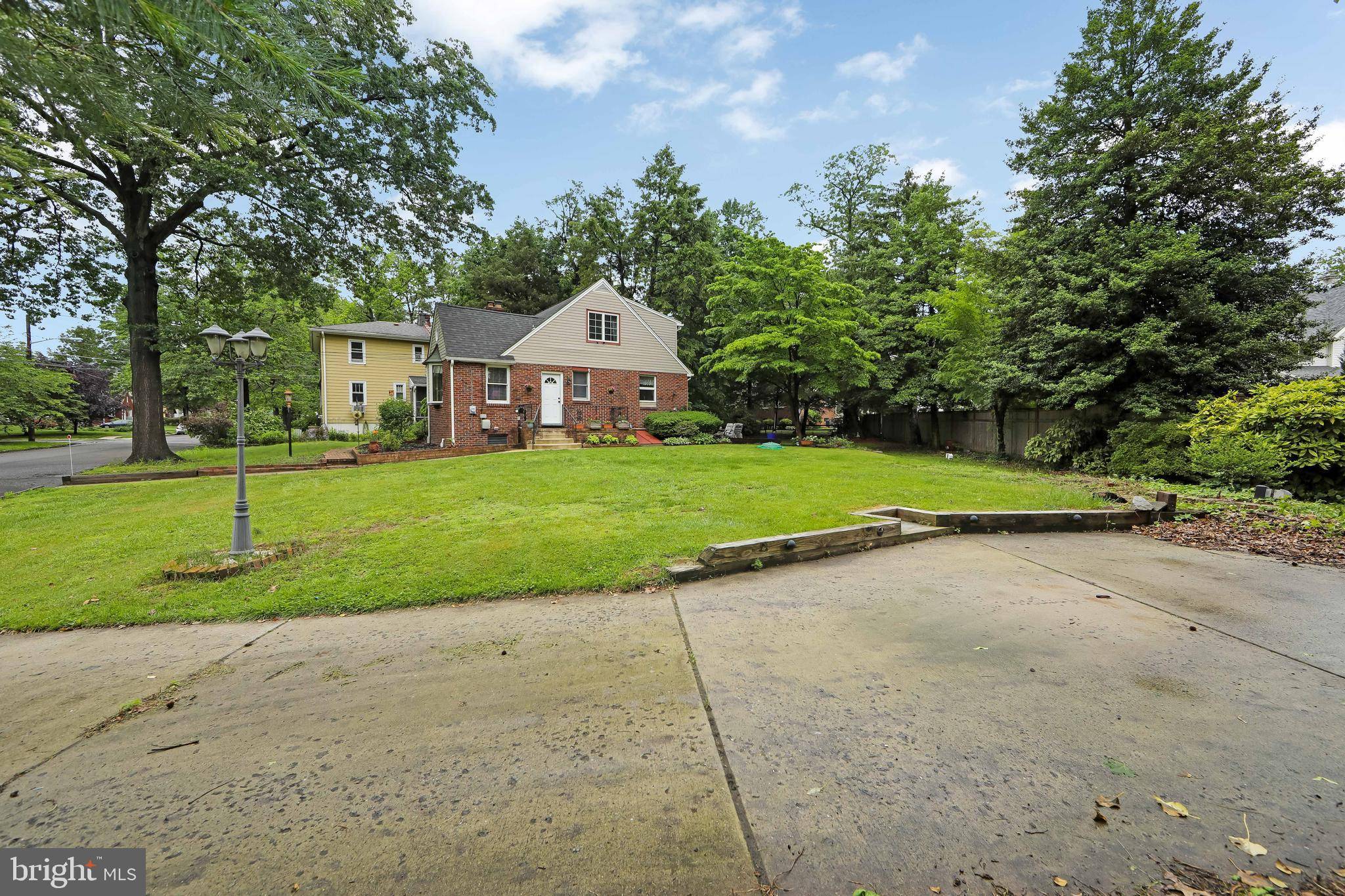 Merchantville, NJ 08109,207 HAMILTON AVE