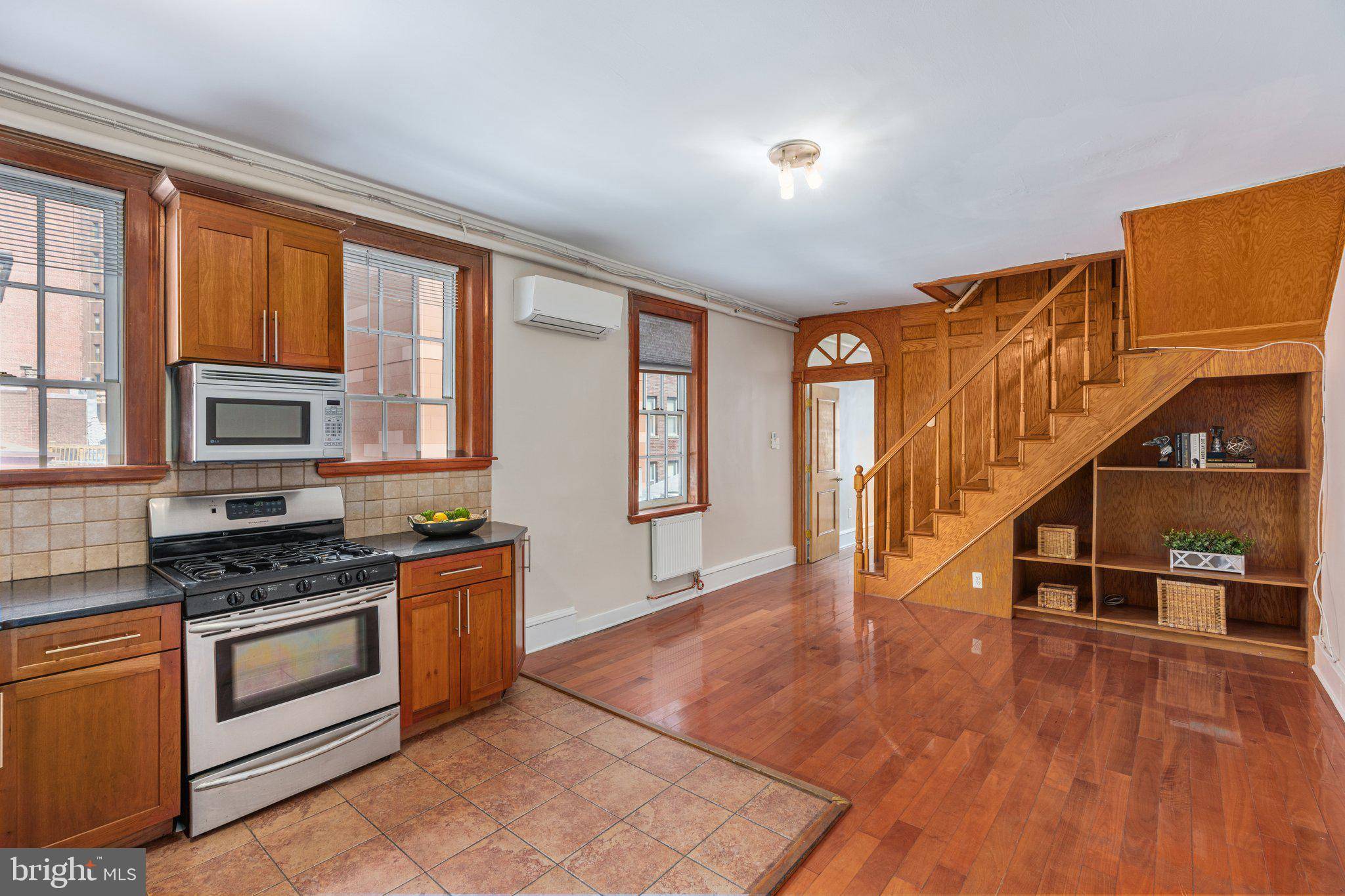 Philadelphia, PA 19107,1215 SPRUCE ST #302