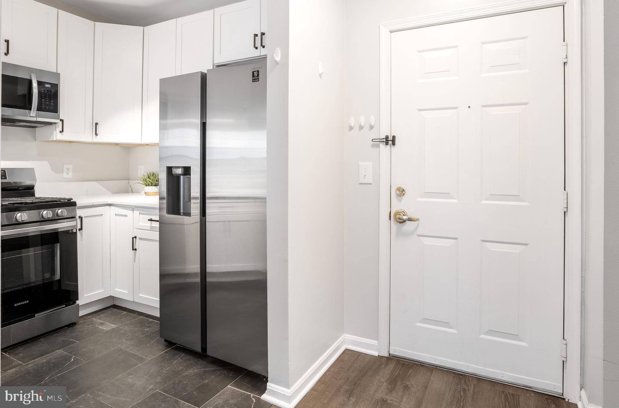 Vienna, VA 22180,2701 BELLFOREST CT #305