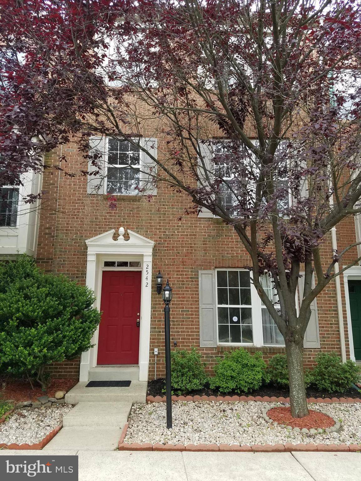 Herndon, VA 20171,2542 BANSHIRE DR