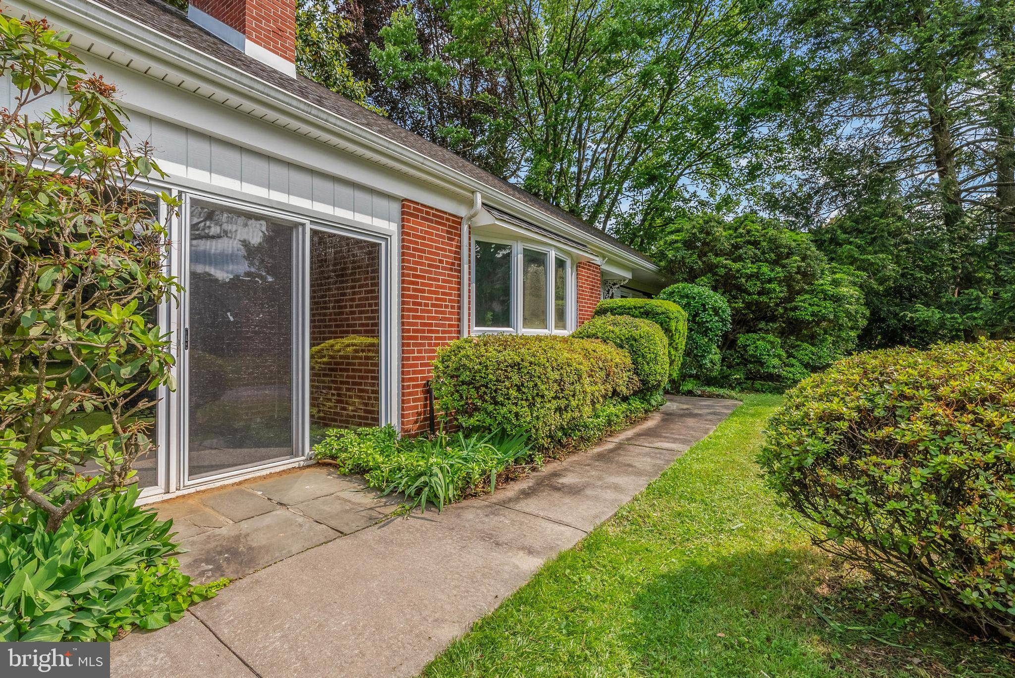 Media, PA 19063,833 PARKRIDGE DR