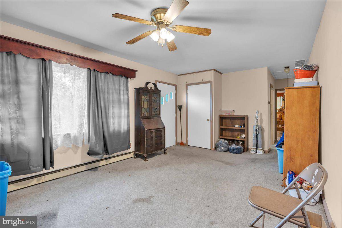 Pennsville, NJ 08070,4 CHARLES PL