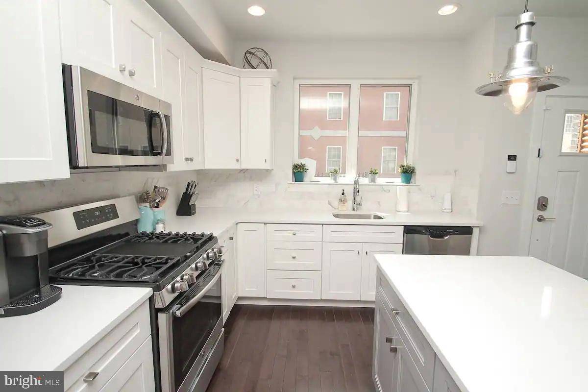 Philadelphia, PA 19122,1221 N HOPE ST