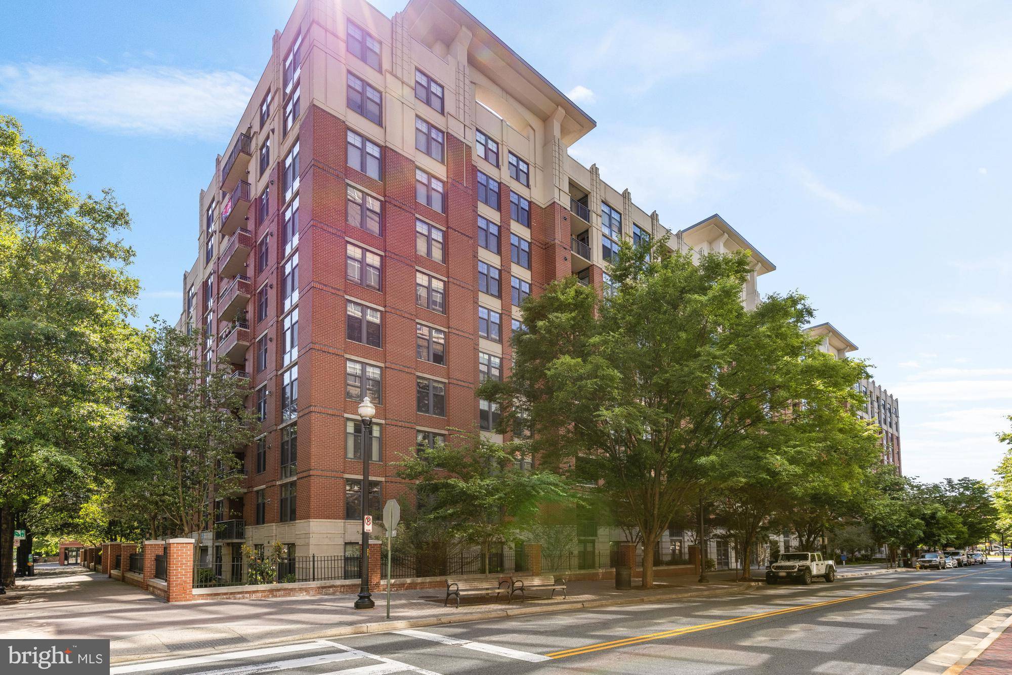 Arlington, VA 22201,1021 N GARFIELD ST #B37