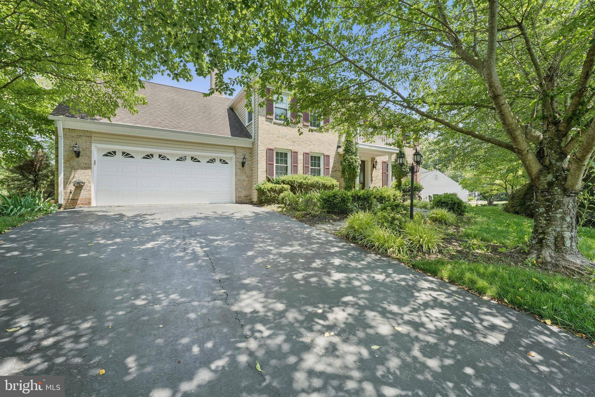 Vienna, VA 22182,9913 ROSEWOOD HILL CIR