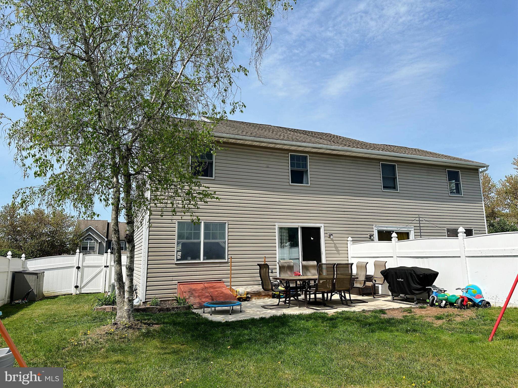 Pennsburg, PA 18073,584 MEADOW LN