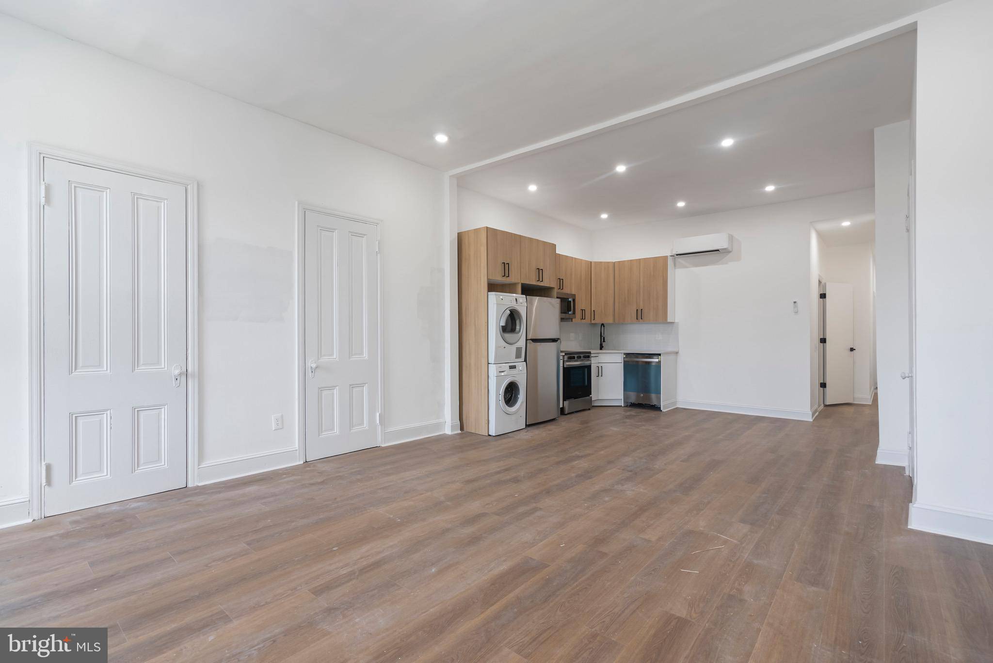 Philadelphia, PA 19145,1618 S BROAD ST #3