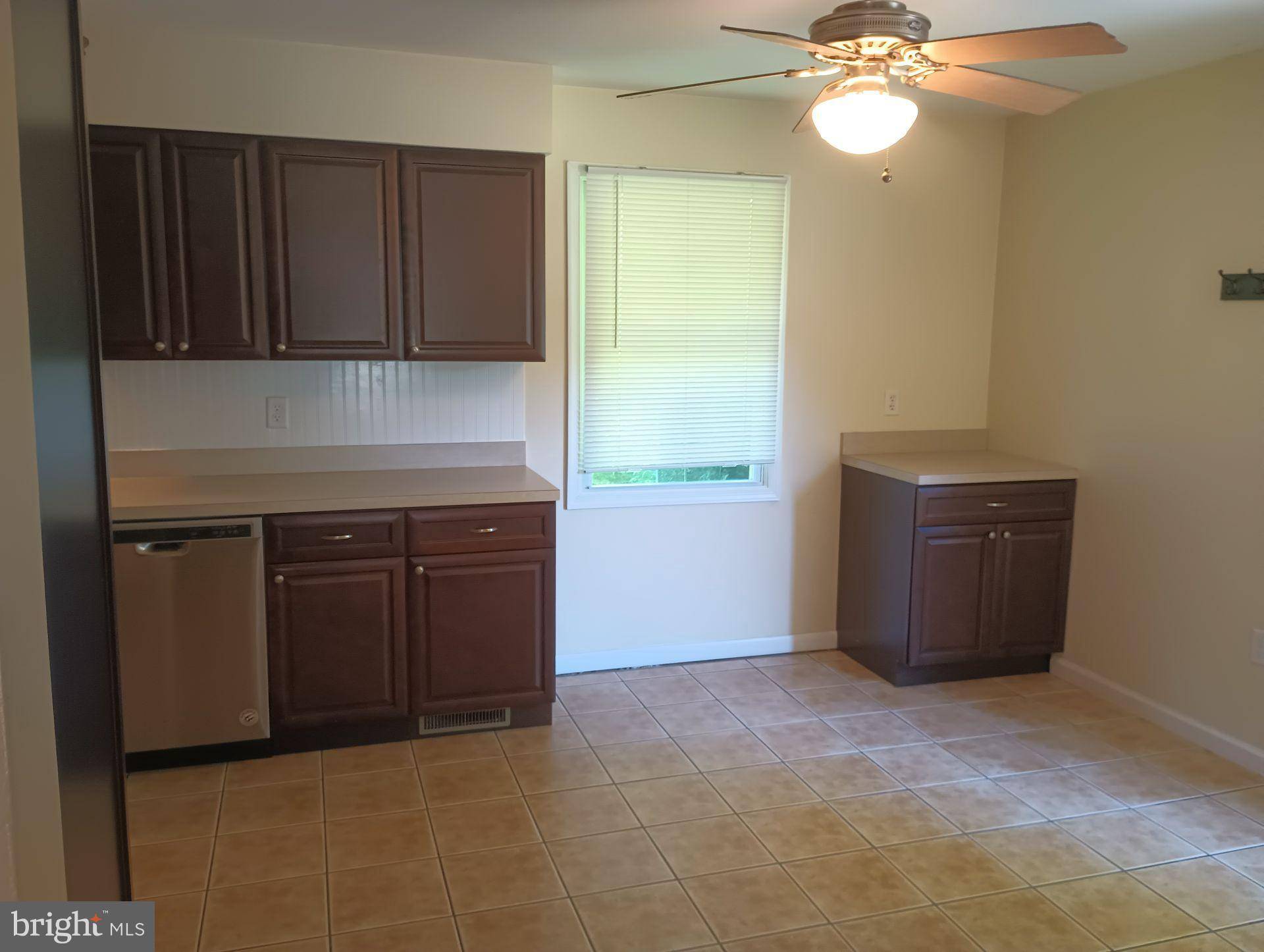 Columbia, PA 17512,2175 OSWEGO DR