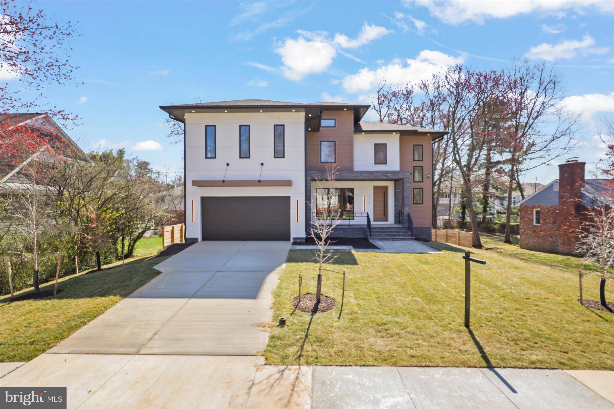 Vienna, VA 22180,310 JOHNSON ST SW