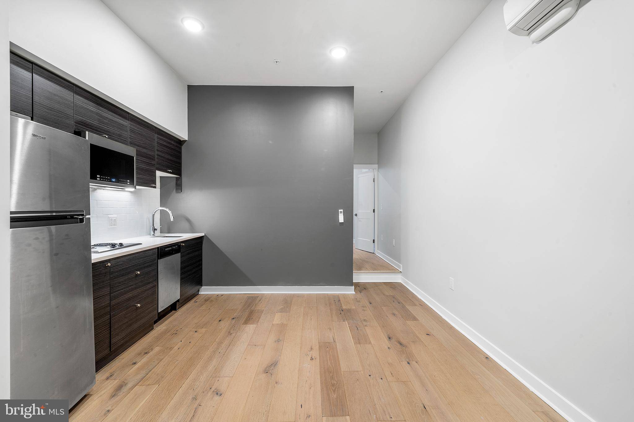 Philadelphia, PA 19106,257 N 3RD ST #1