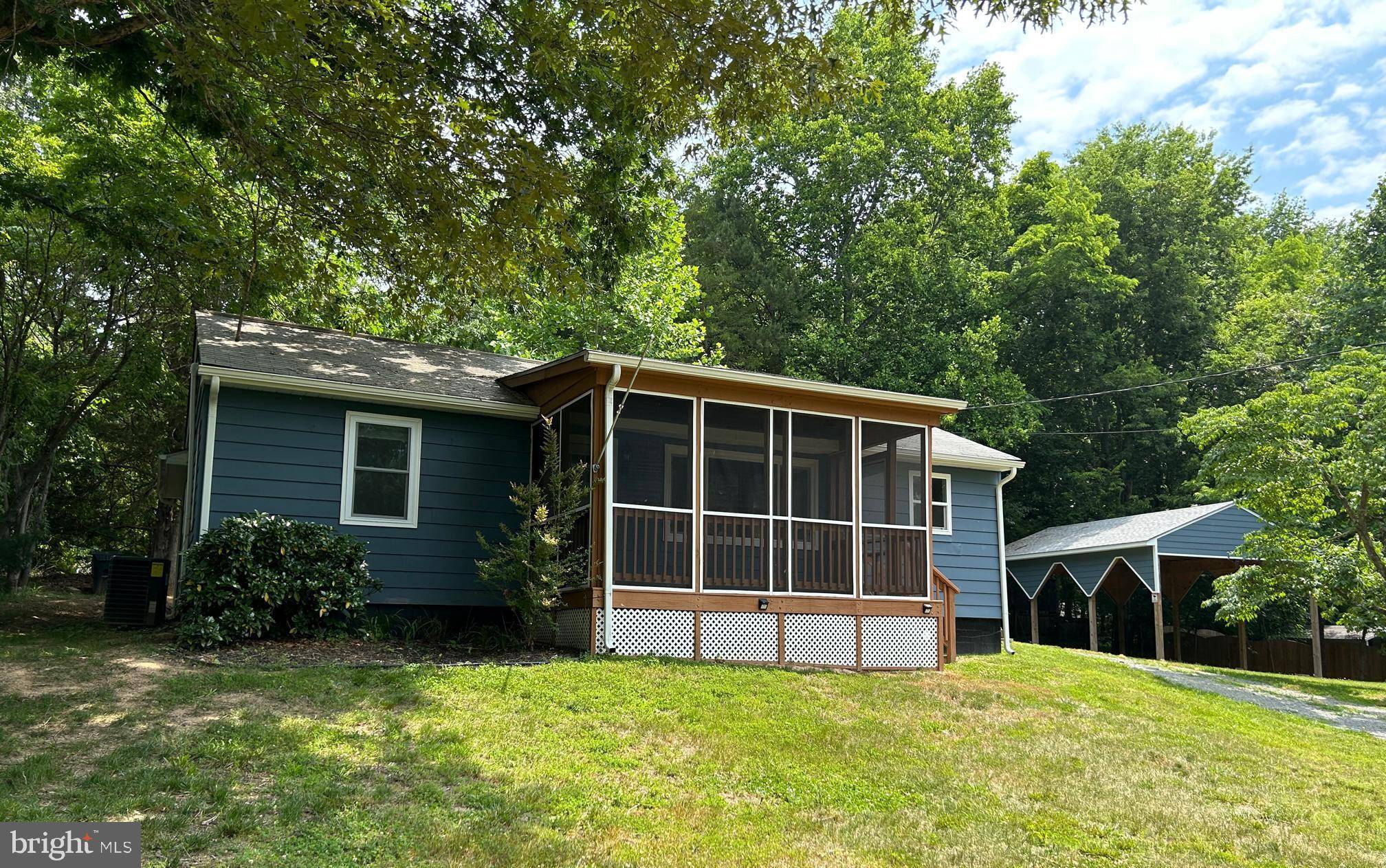 Louisa, VA 23093,1346 N LAKESHORE DR