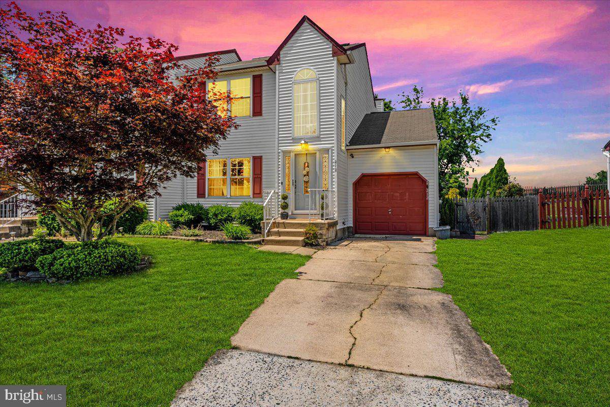 Mullica Hill, NJ 08062,212 STRAWBRIDGE LN