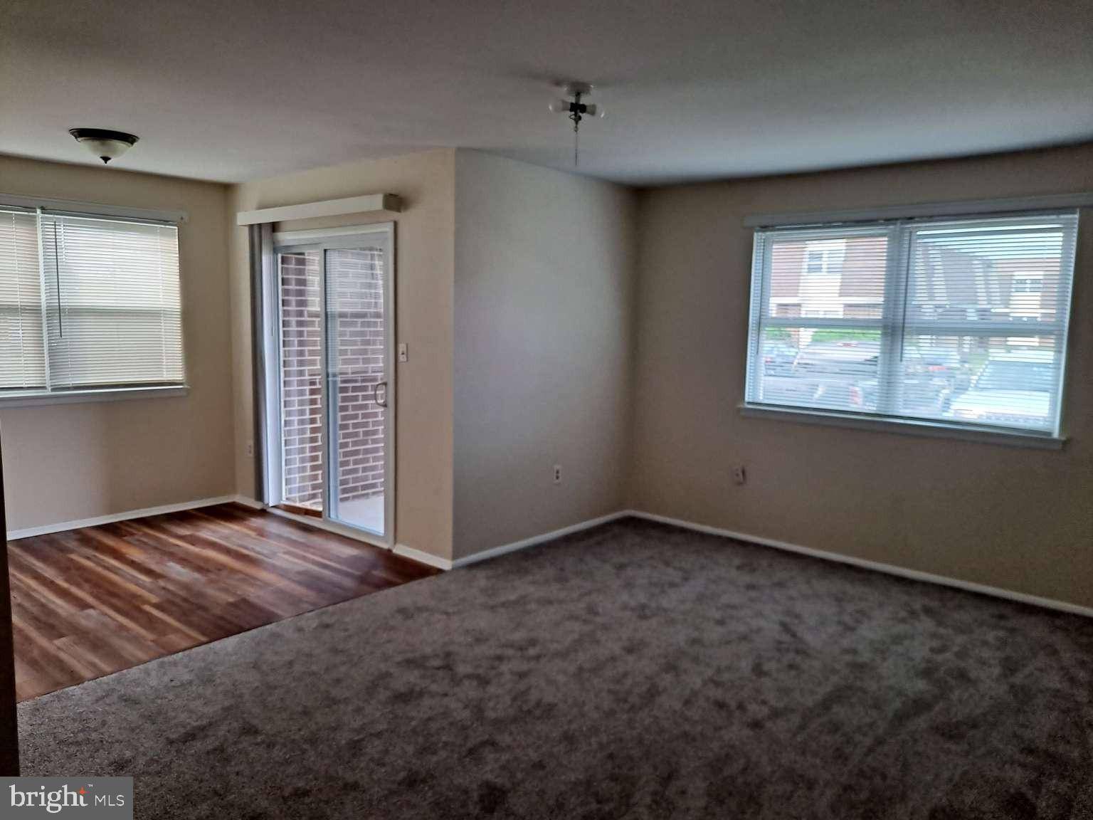 Florence, NJ 08518,2-1 FLORENCE TOLLGATE PL