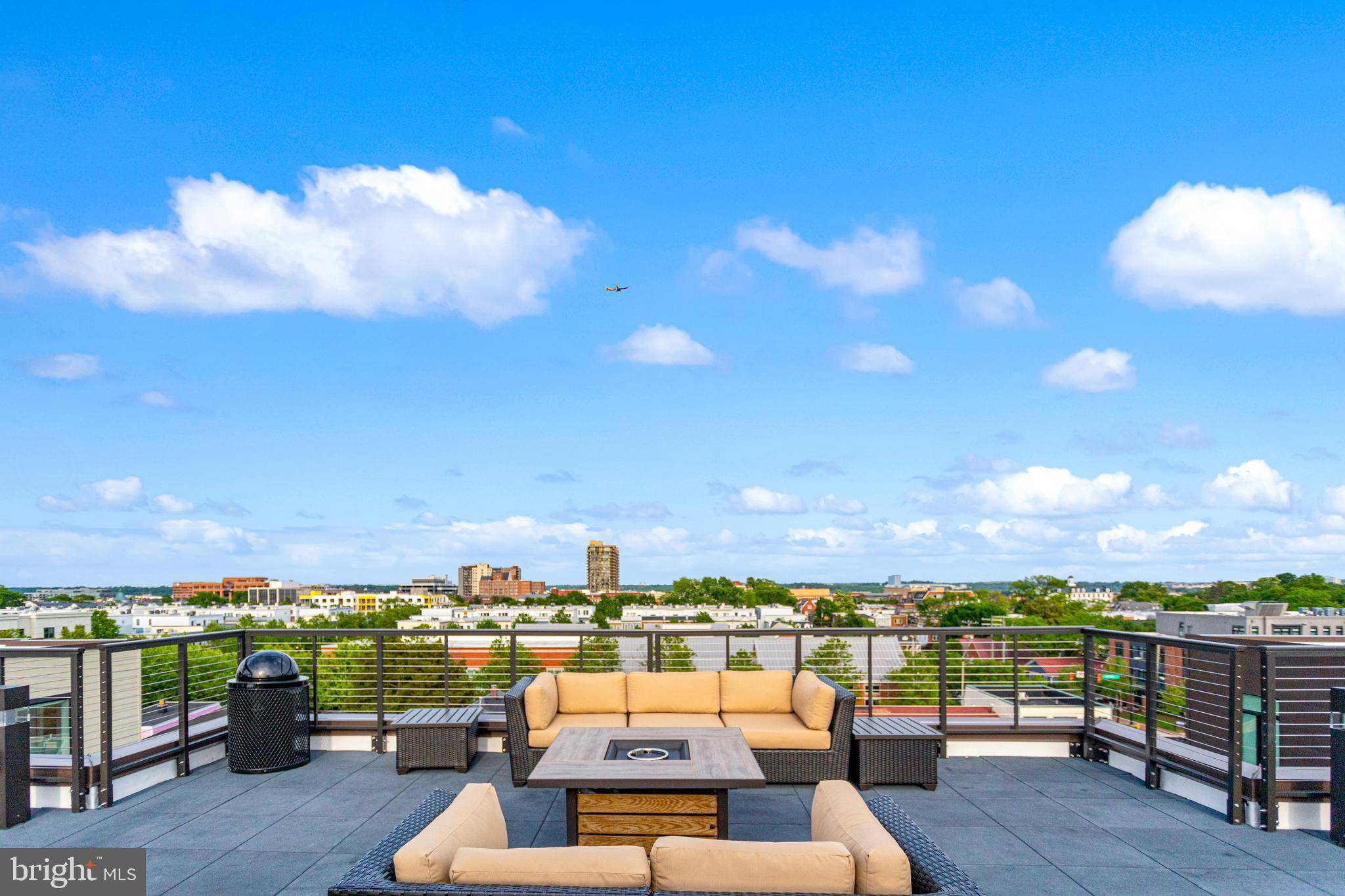 Alexandria, VA 22314,701 N HENRY ST #212