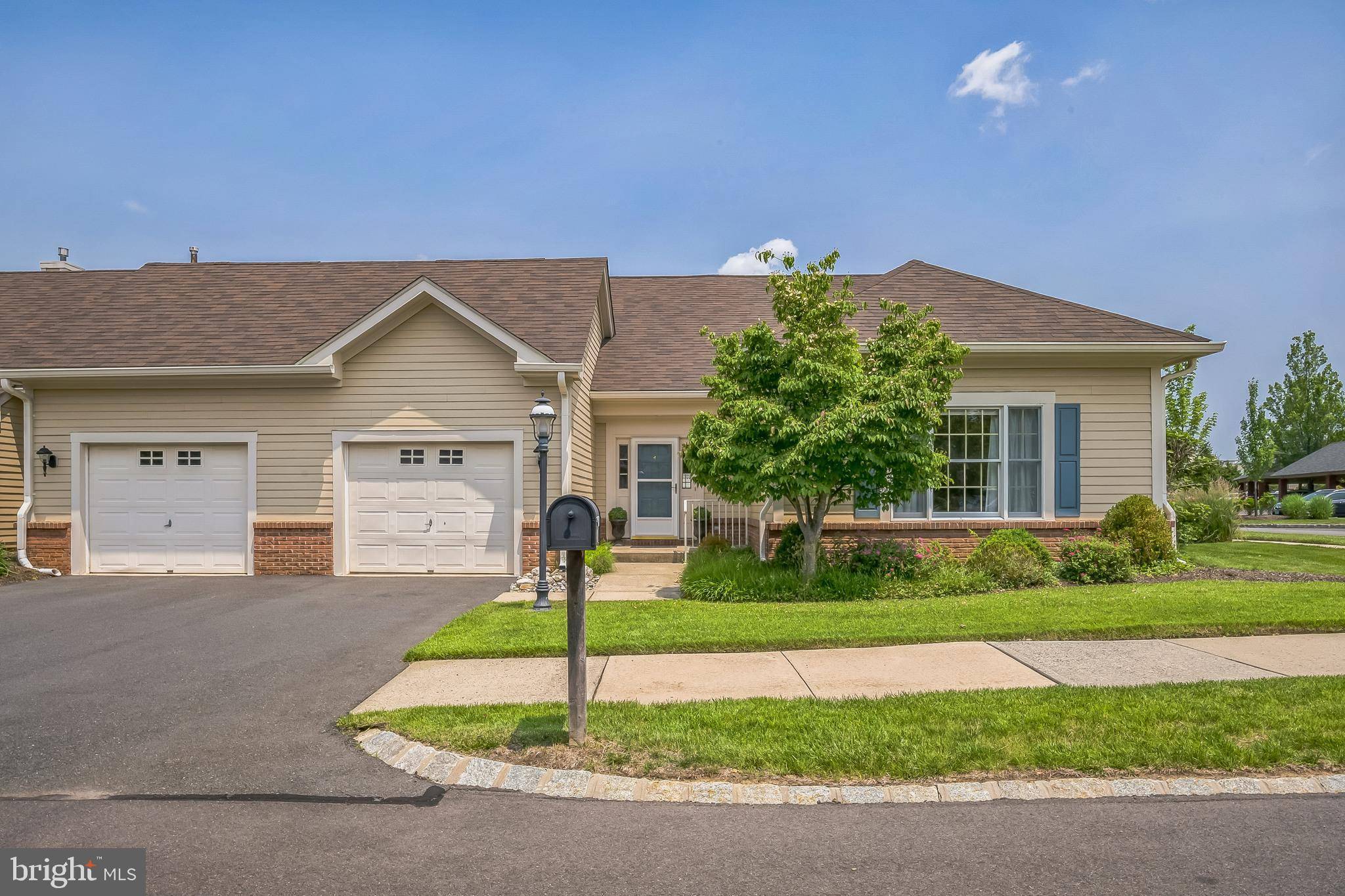 Princeton, NJ 08540,1 HEDGE ROW RD