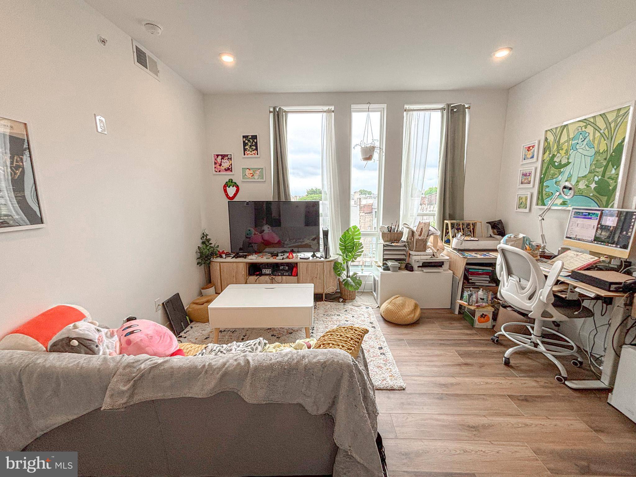 Philadelphia, PA 19133,2214 N FRONT ST #402