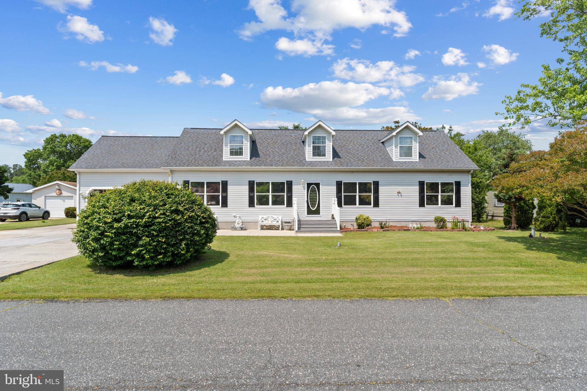 Ocean View, DE 19970,406 SERRILL AVE