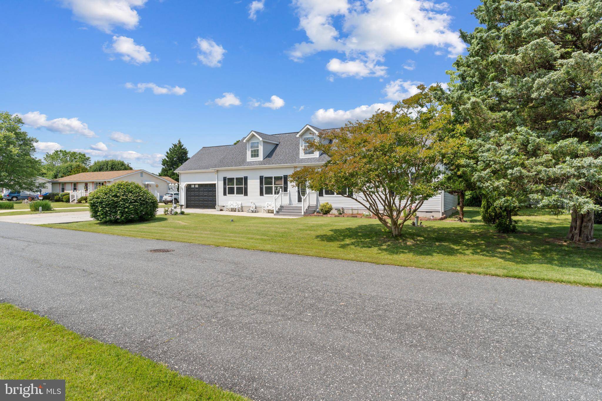 Ocean View, DE 19970,406 SERRILL AVE