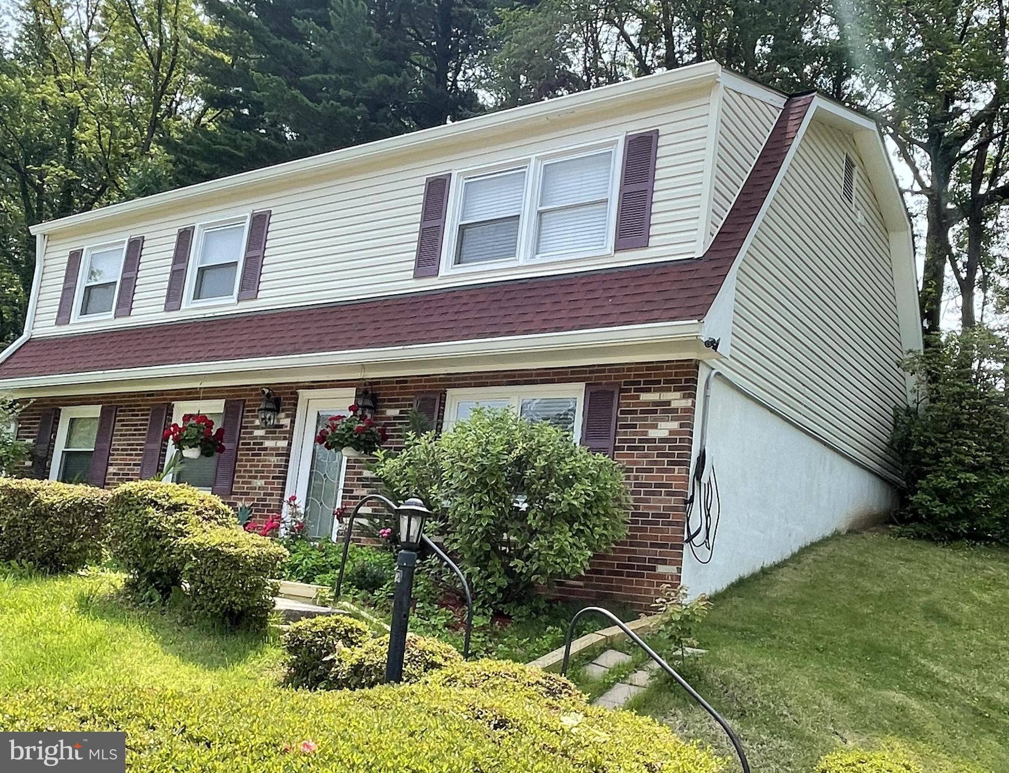 Woodbridge, VA 22193,4807 KEMPAIR CT