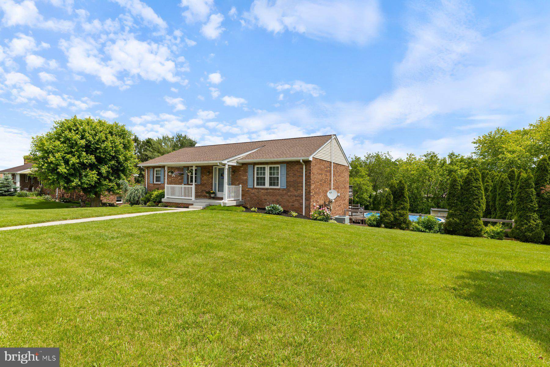Hanover, PA 17331,40 WINDY CT
