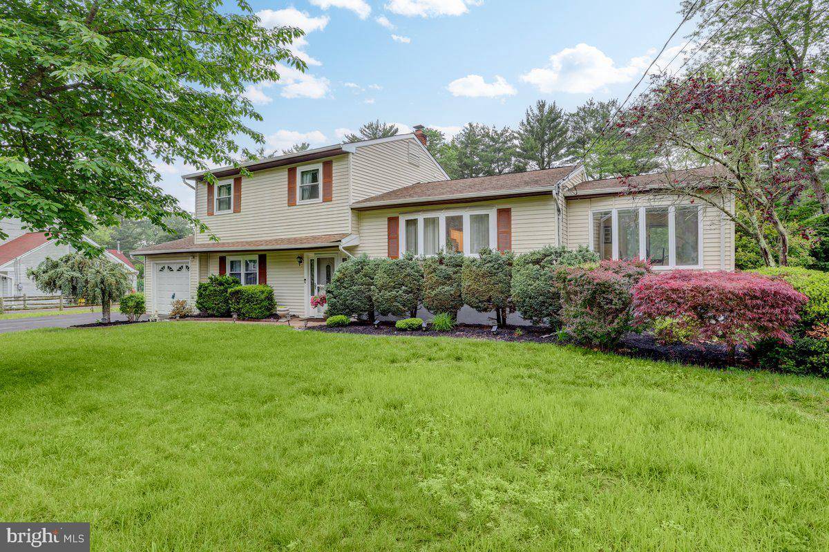 Cranbury, NJ 08512,61 ROCKY BROOK RD