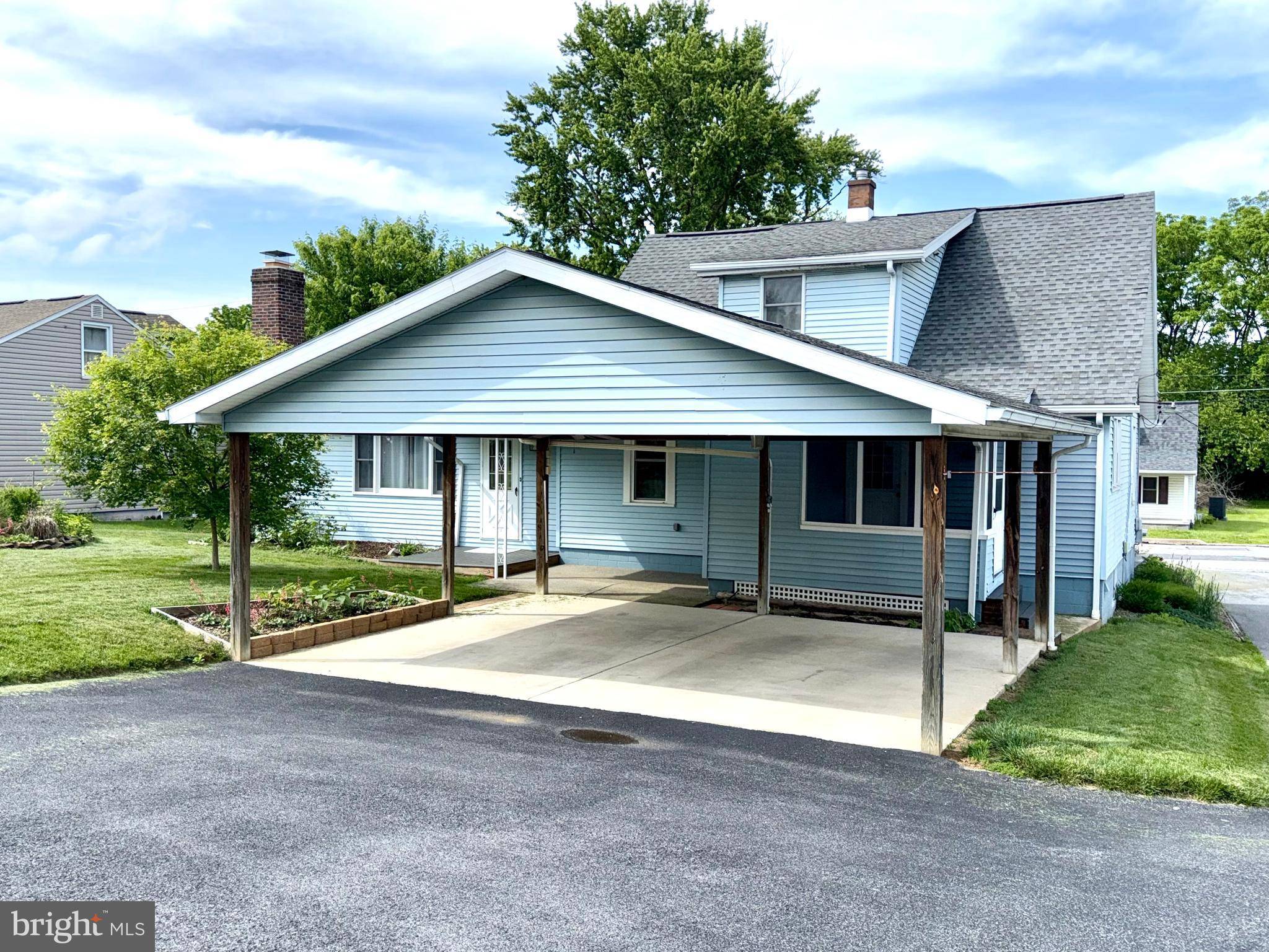 Greencastle, PA 17225,329 TYRONE STREET