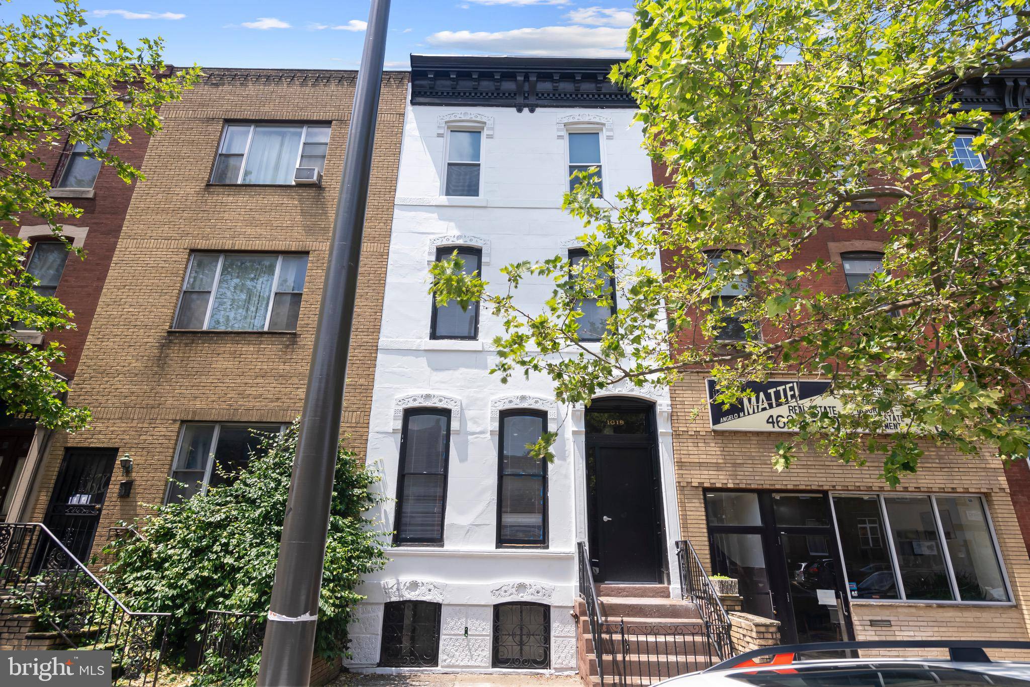 Philadelphia, PA 19145,1618 S BROAD ST #1