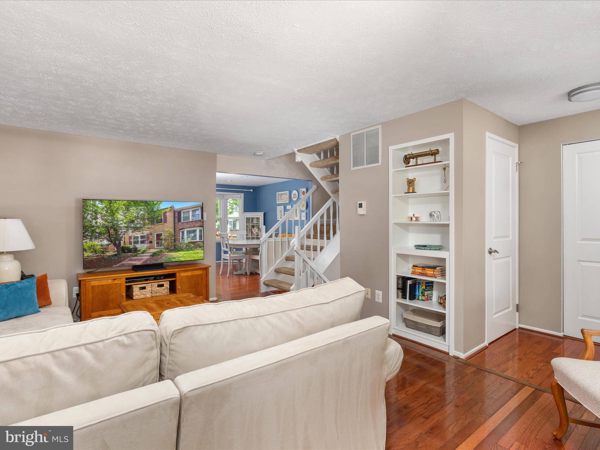 Falls Church, VA 22046,377 W BROAD ST W