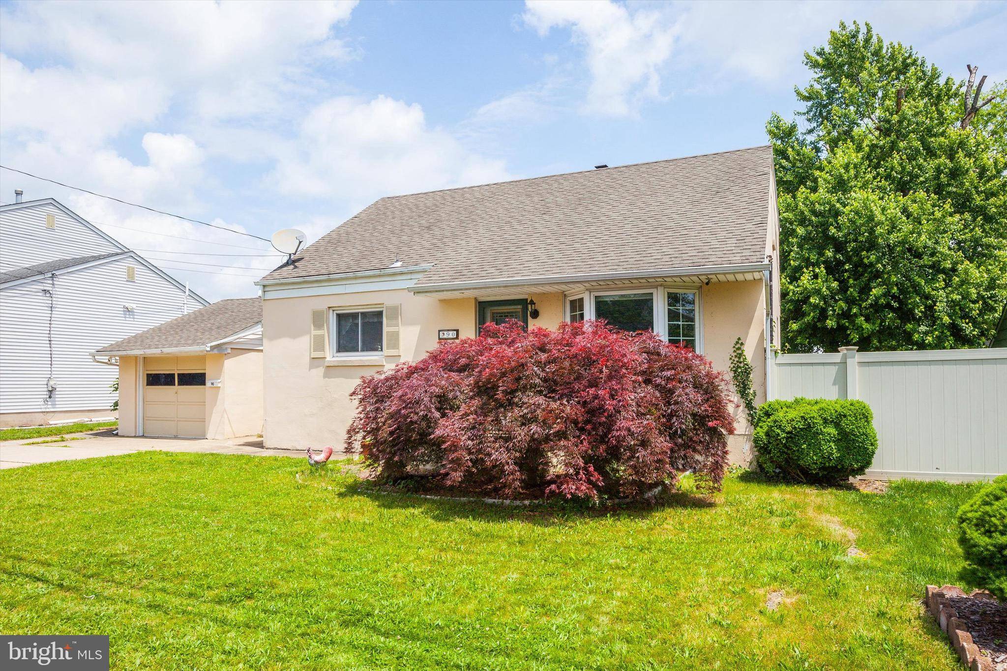 Hamilton, NJ 08619,90 HOOVER AVE