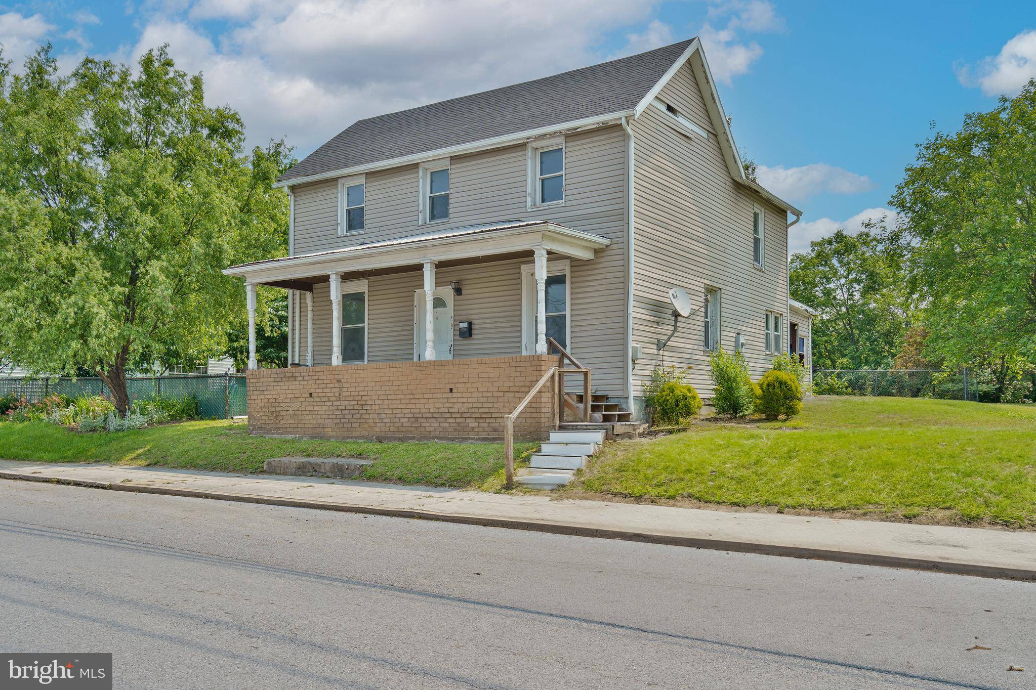 Martinsburg, WV 25404,111 N HIGH ST