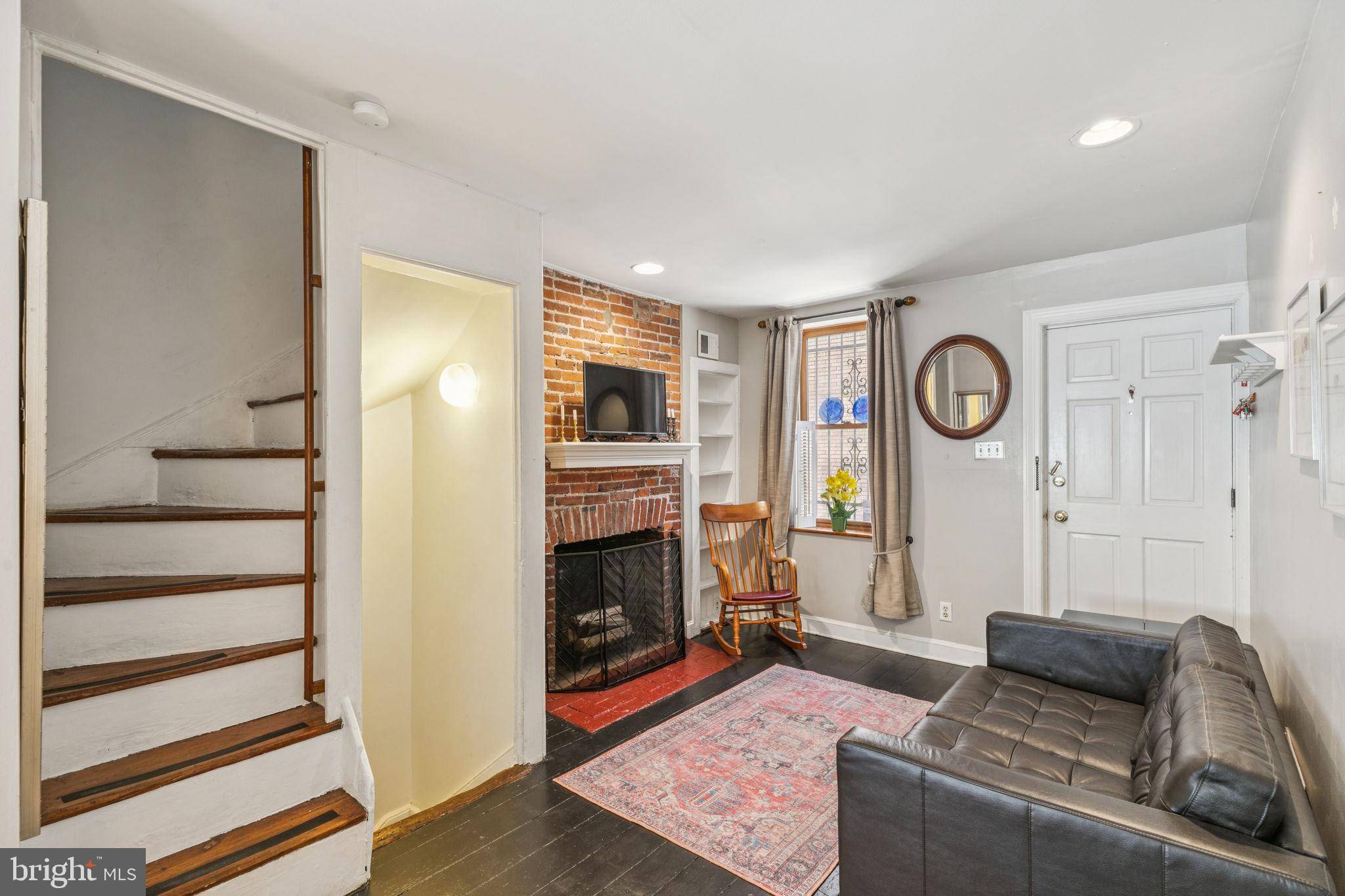 Philadelphia, PA 19147,523 S LEITHGOW ST