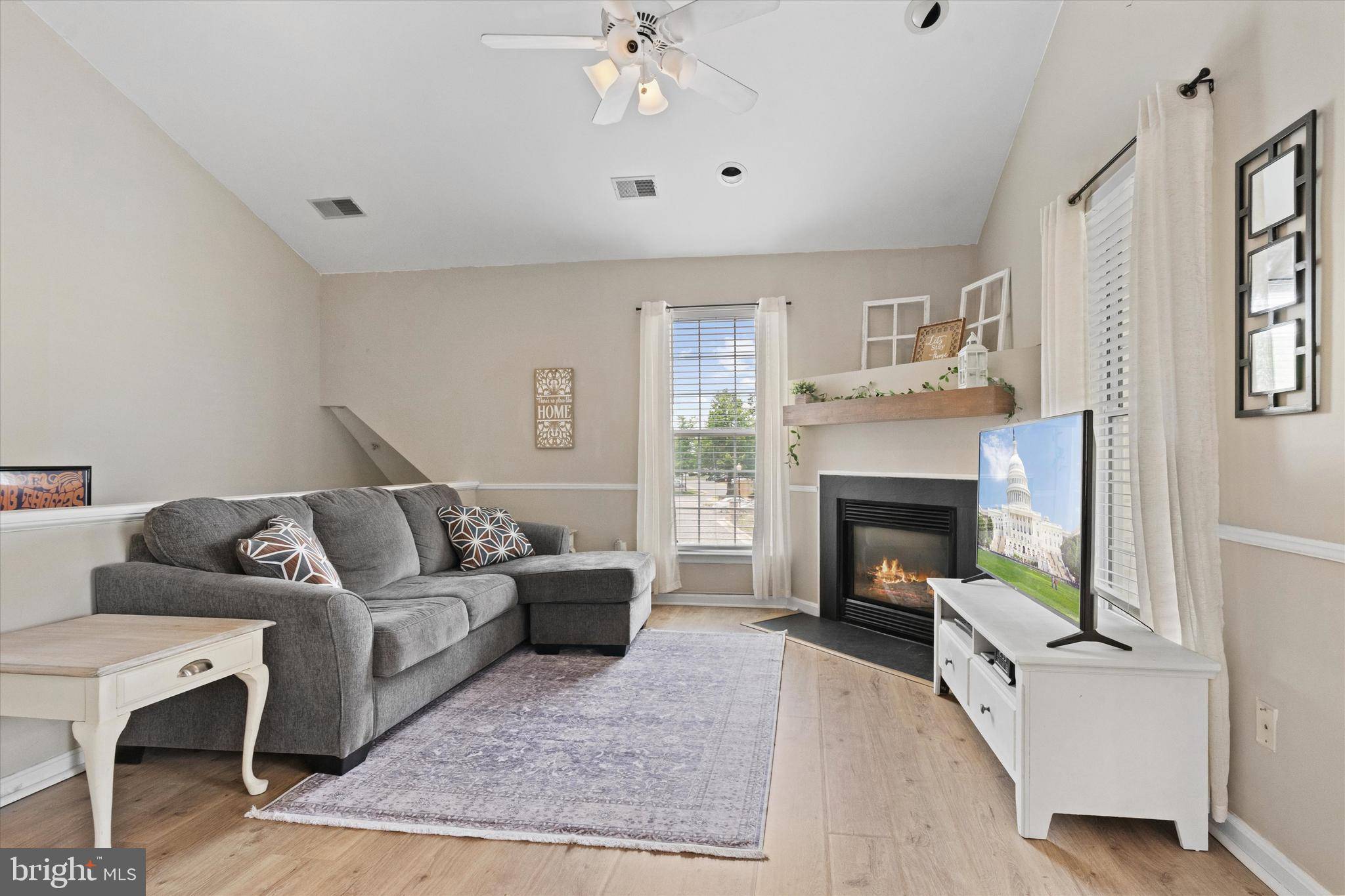 Chantilly, VA 20152,25280 LAKE SHORE SQ #205