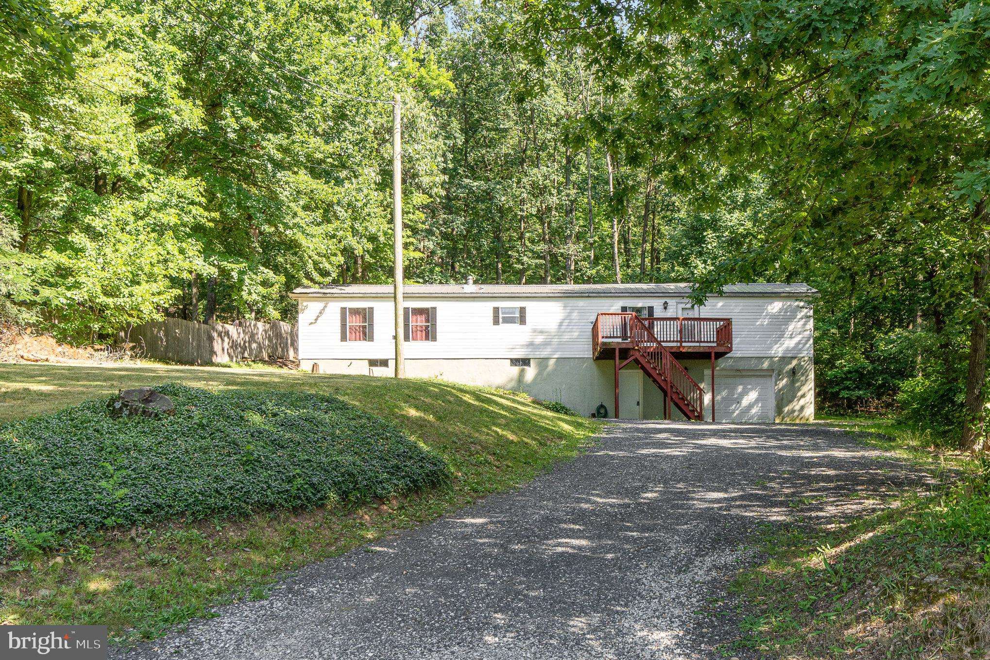 Hanover, PA 17331,737 RACE TRACK RD